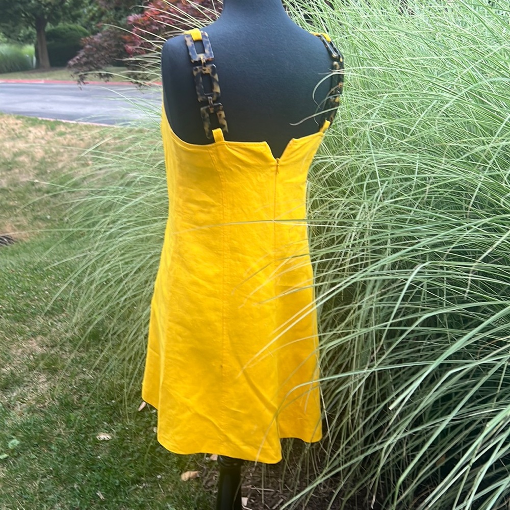 This is a head turner dress